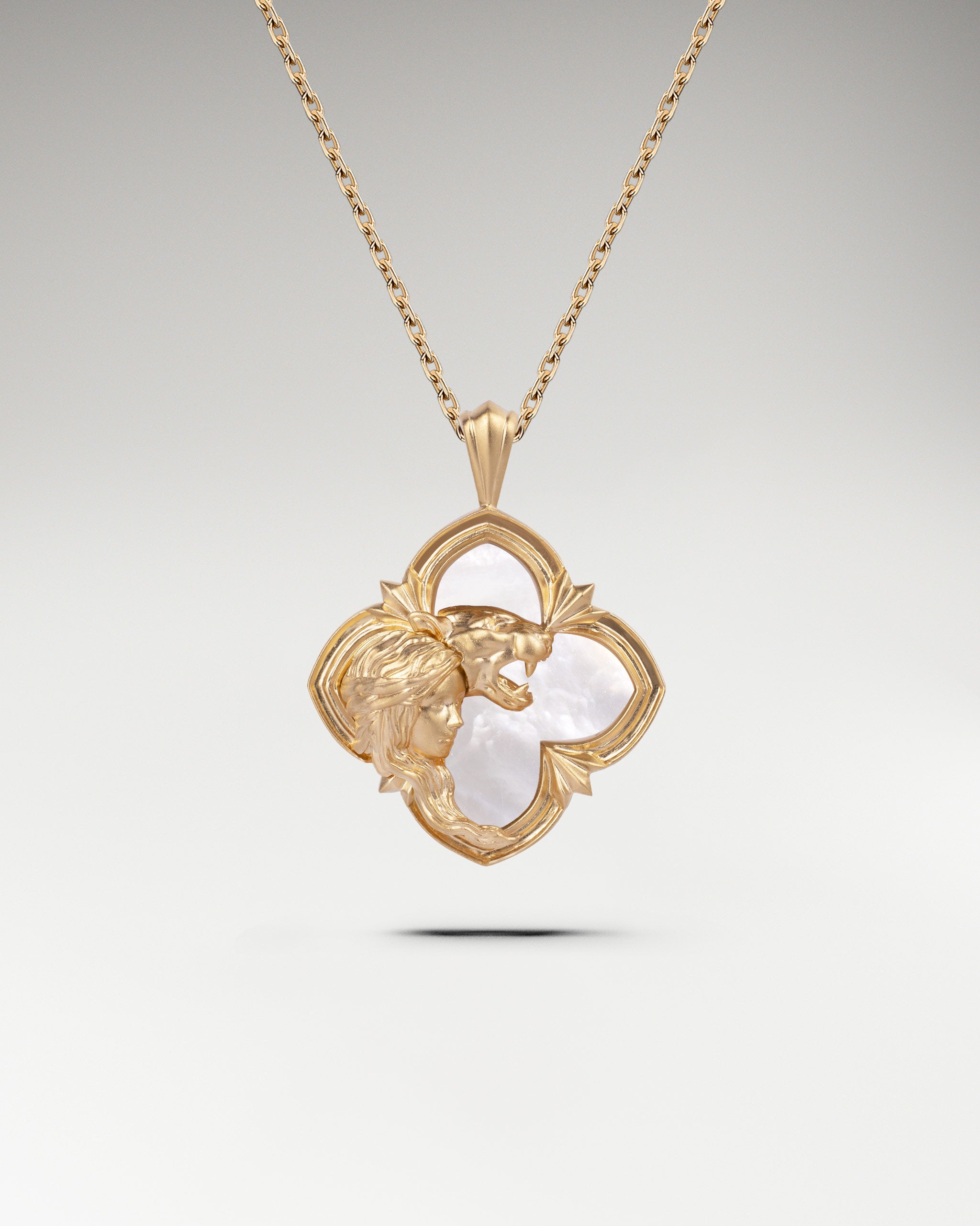 Wild Encounter Pendant Necklace In Gold With Nacre