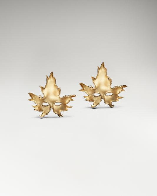 Boucles D'oreilles À Puce Masque Feuille D'érable En Or