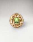 Load image into Gallery viewer, Twin Panthers Medallion Ring In Gold With Peridot And Diamonds
