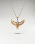 Charger l'image dans la visionneuse de la galerie, Pampas Eagle Sculptural Pendant Necklace In Gold
