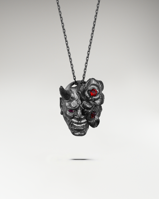 Collana con ciondolo maschera Hannya in argento sterling con rubino