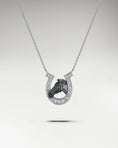 Cargar la imagen en la vista de la galería, Horseshoe Sculpture Pendant In Sterling Silver With Moissanite
