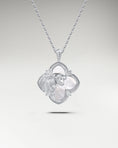 Carica l'immagine nel visualizzatore della galleria, Wild Encounter Pendant Necklace In Sterling Silver With Nacre
