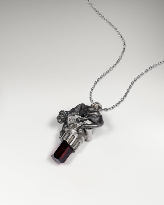 Panther's Gaze Pendant Necklace In Sterling Silver And Garnet